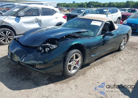 2000 Chevrolet Corvette из США, поврежденный, VIN 1G1YY32G2Y5111941